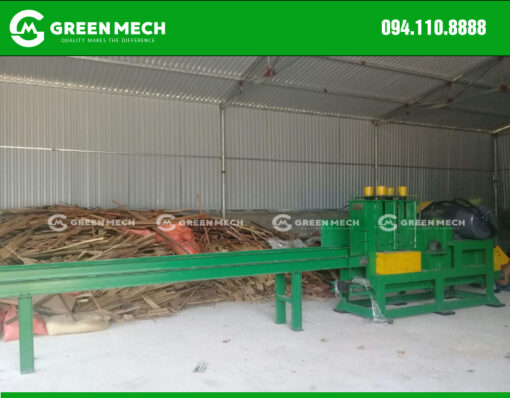 Máy nghiền gỗ 2 tấn GREEN MECH với thân máy chắc chắn