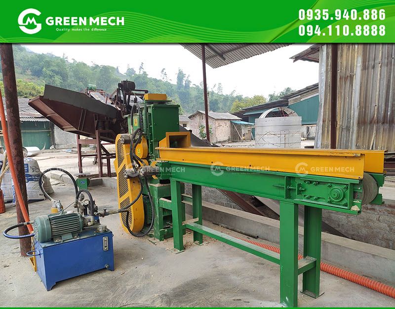 Băng tải ngang của máy nghiền gỗ thành mùn cưa GREEN MECH