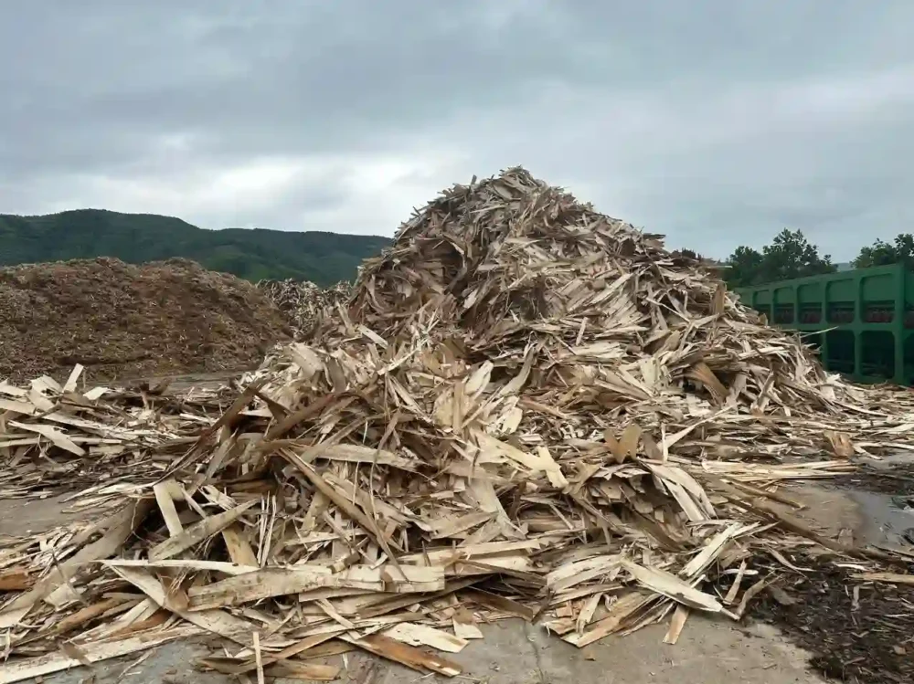 dăm gỗ tăng hiệu quả vận hành trại chăn nuôi